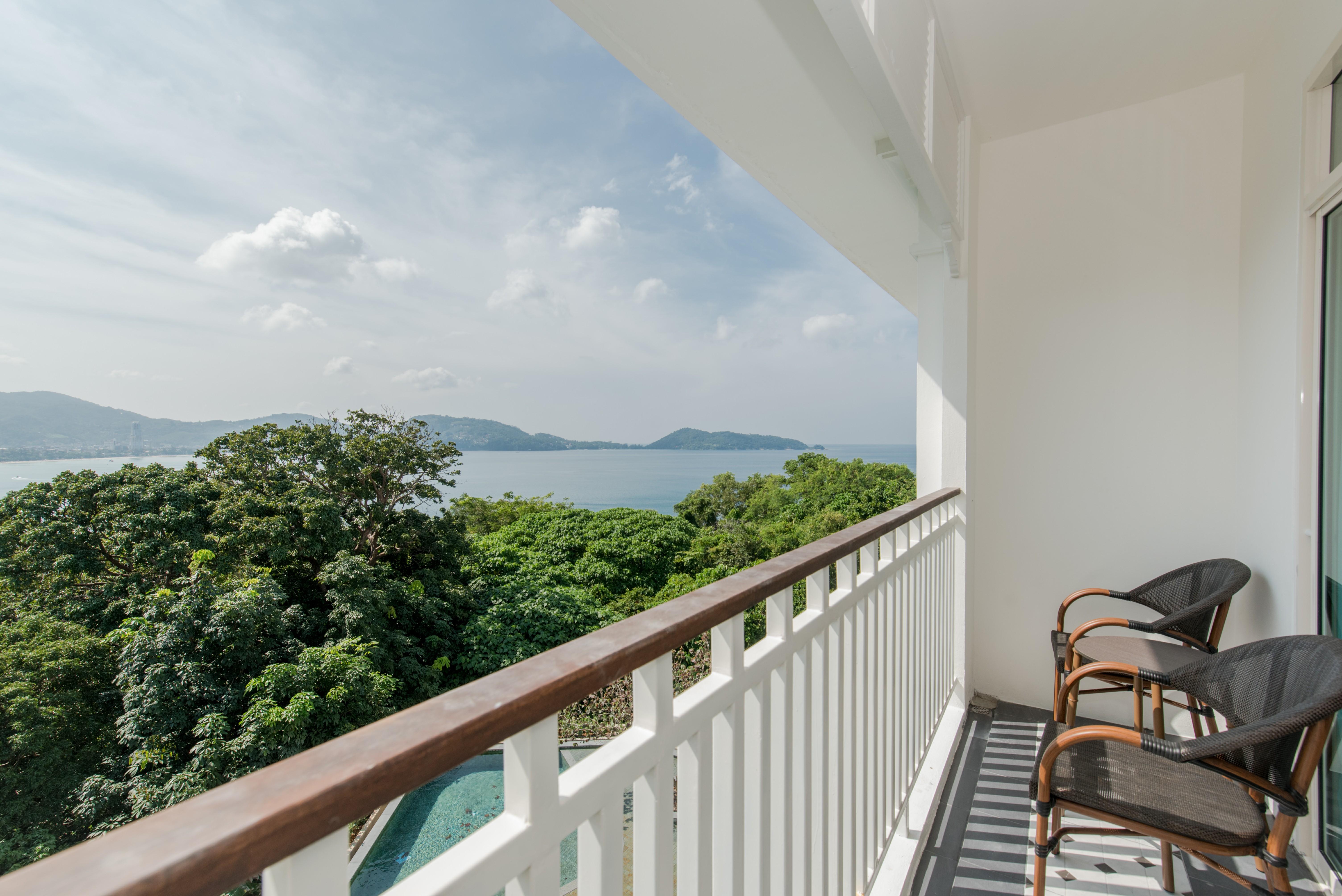 Marina Gallery Resort-Kacha-Kalim Bay - Sha Plus Patong Zewnętrze zdjęcie View from the balcony of a suite at the resort
