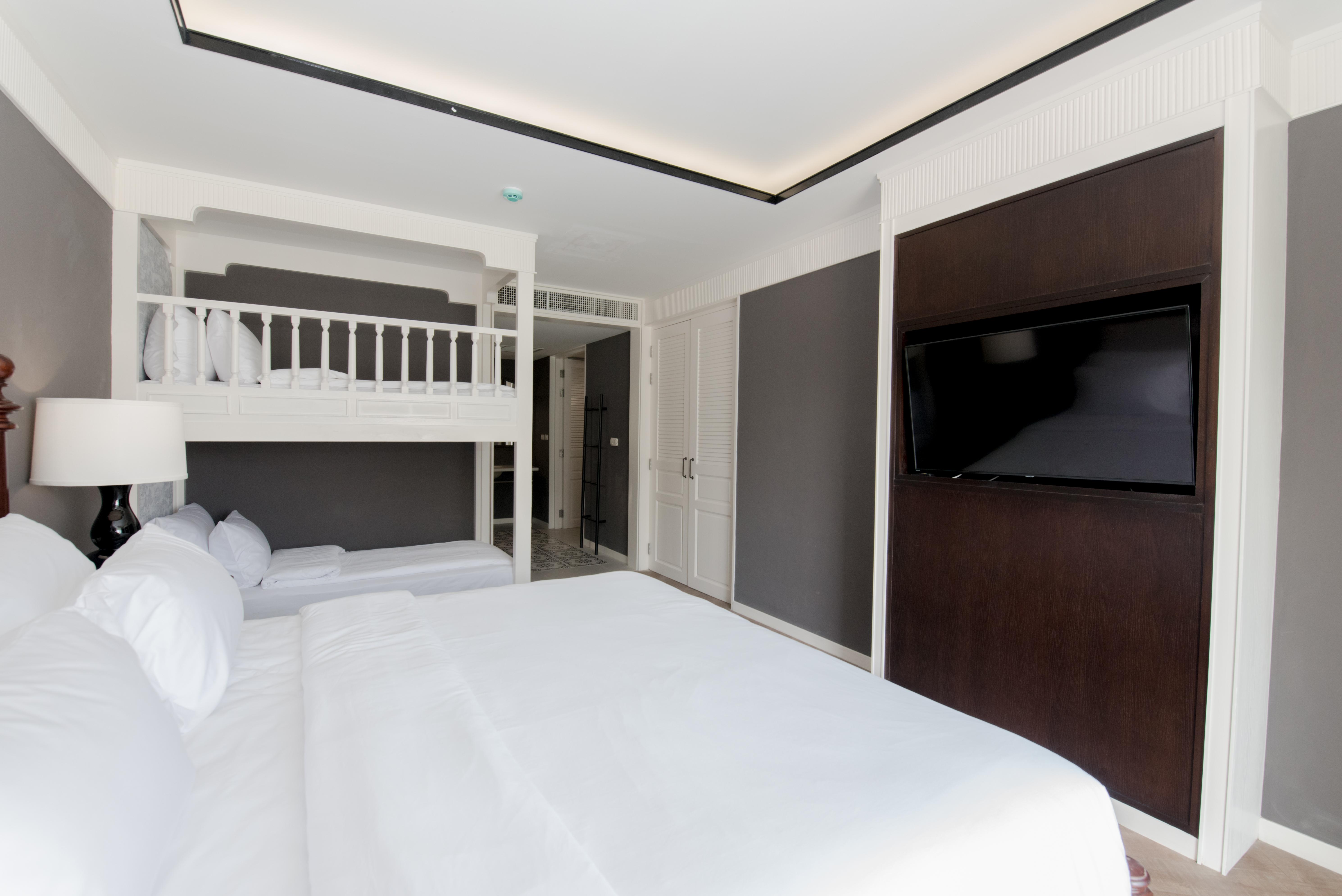 Marina Gallery Resort-Kacha-Kalim Bay - Sha Plus Patong Zewnętrze zdjęcie A bedroom at the hotel
