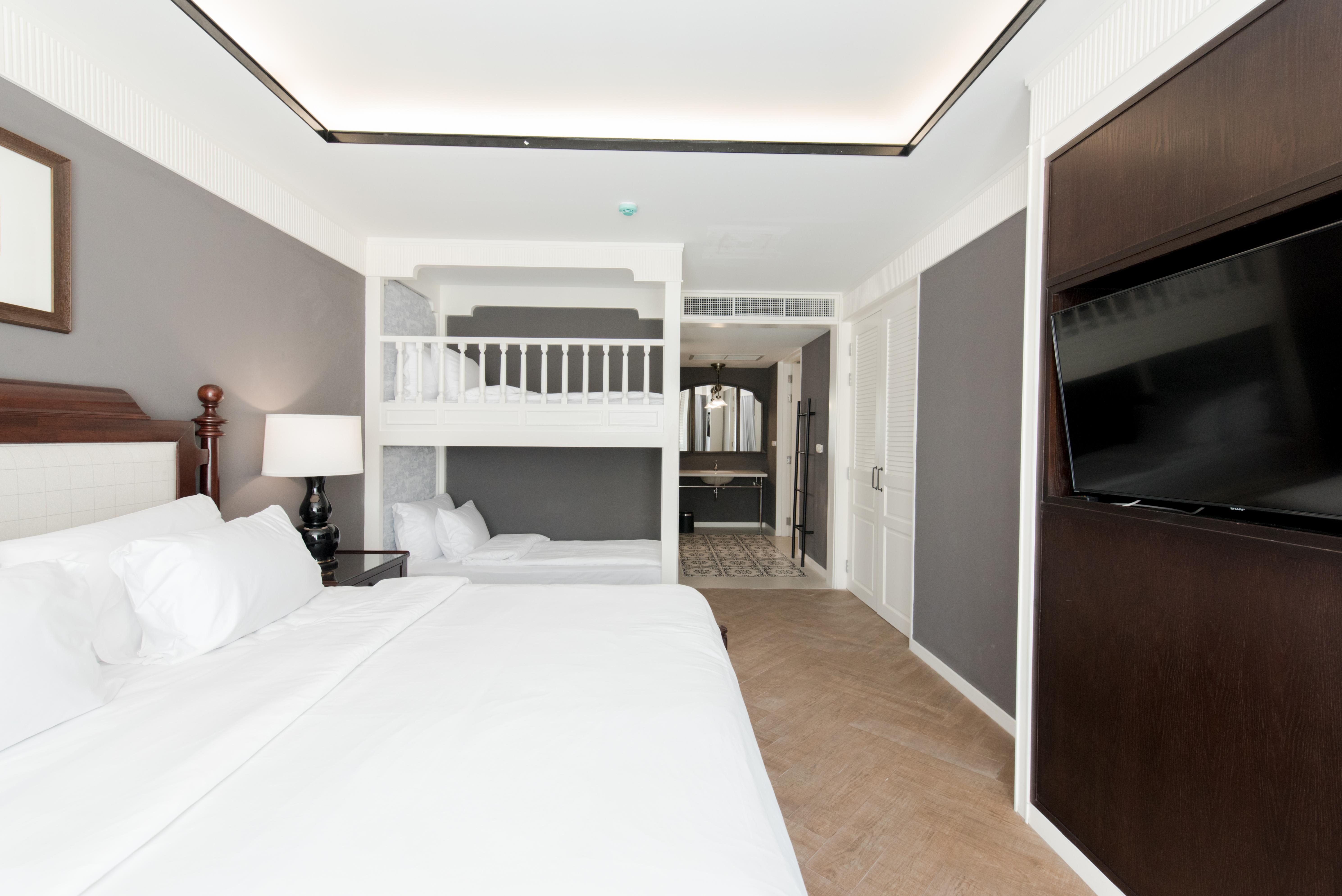 Marina Gallery Resort-Kacha-Kalim Bay - Sha Plus Patong Zewnętrze zdjęcie A room at the hotel